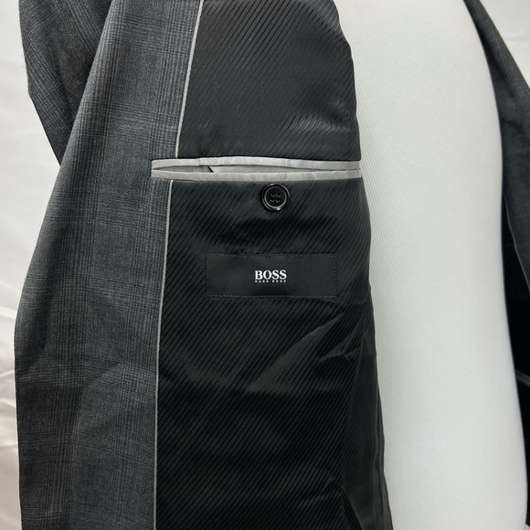 HUGO BOSS Charcoal Gray Plaid 2-Button Double Vented 38R James3 Blazer Jacket - Picture 7 of 9